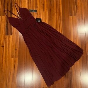 New‎ NWT Lulus Burgundy Red Midi Dress Ruched Bodice Pleated Skirt Formal Size S
